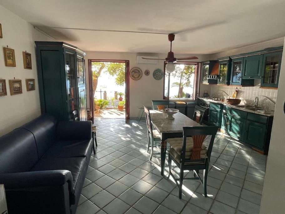 Donna Laura Sea Front Apartment *
